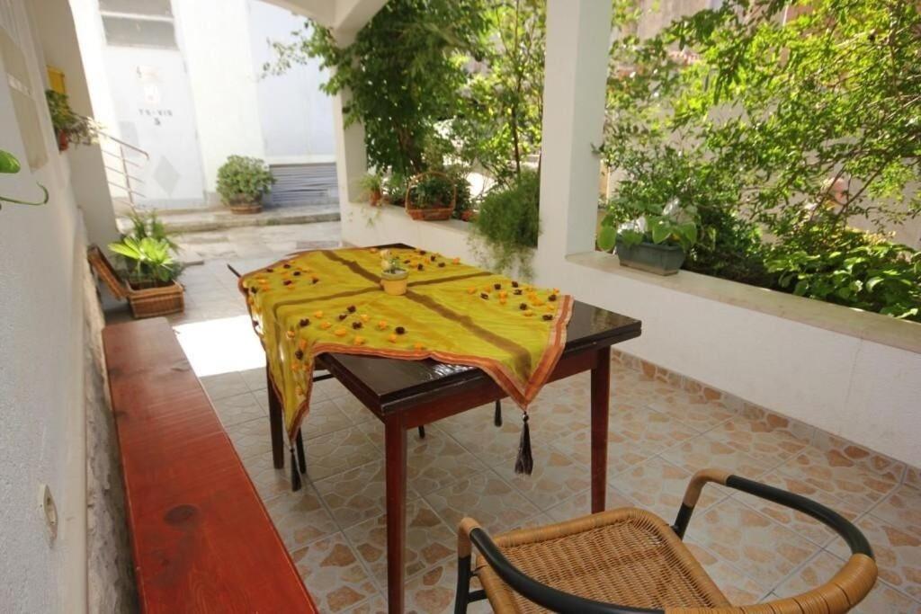 Apartments Zoki - Great Location Close To The Sea 비스 외부 사진