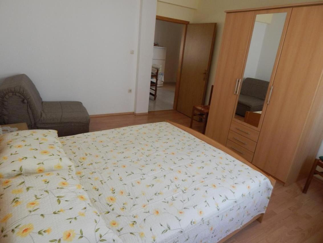 Apartments Zoki - Great Location Close To The Sea 비스 외부 사진