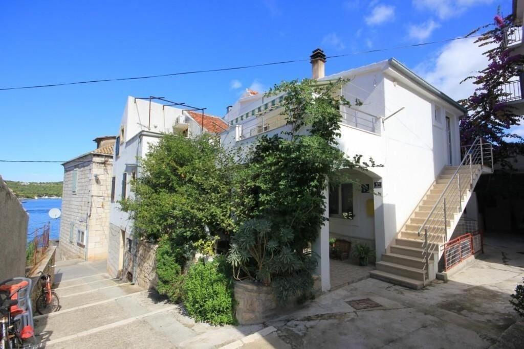 Apartments Zoki - Great Location Close To The Sea 비스 외부 사진
