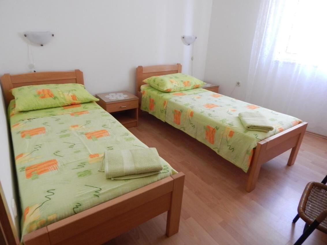 Apartments Zoki - Great Location Close To The Sea 비스 외부 사진