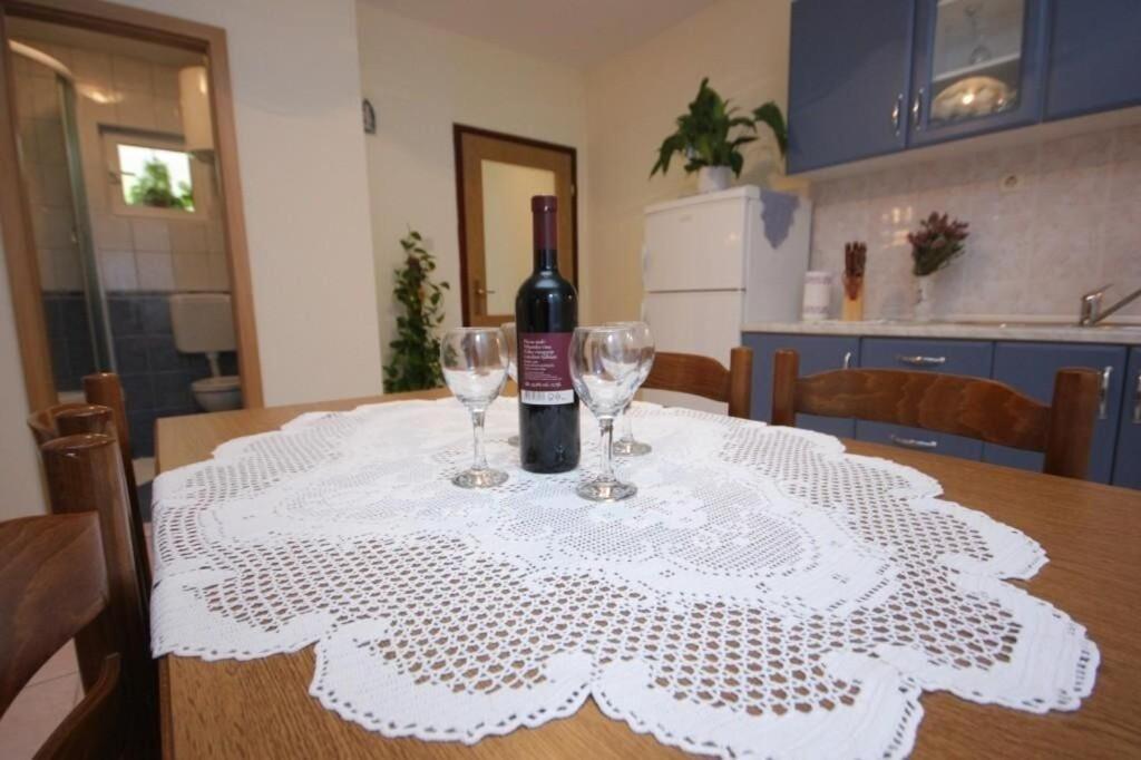 Apartments Zoki - Great Location Close To The Sea 비스 외부 사진
