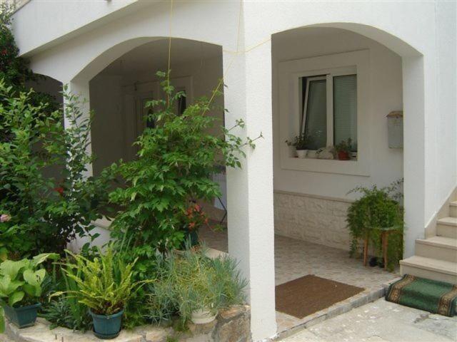 Apartments Zoki - Great Location Close To The Sea 비스 외부 사진